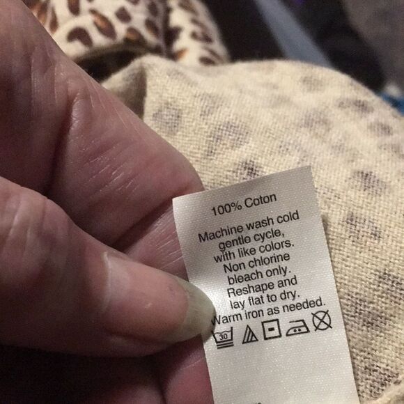 J Crew Small cheetah print tee short sleeve machine wash easy care 100% … - Picture 7 of 8